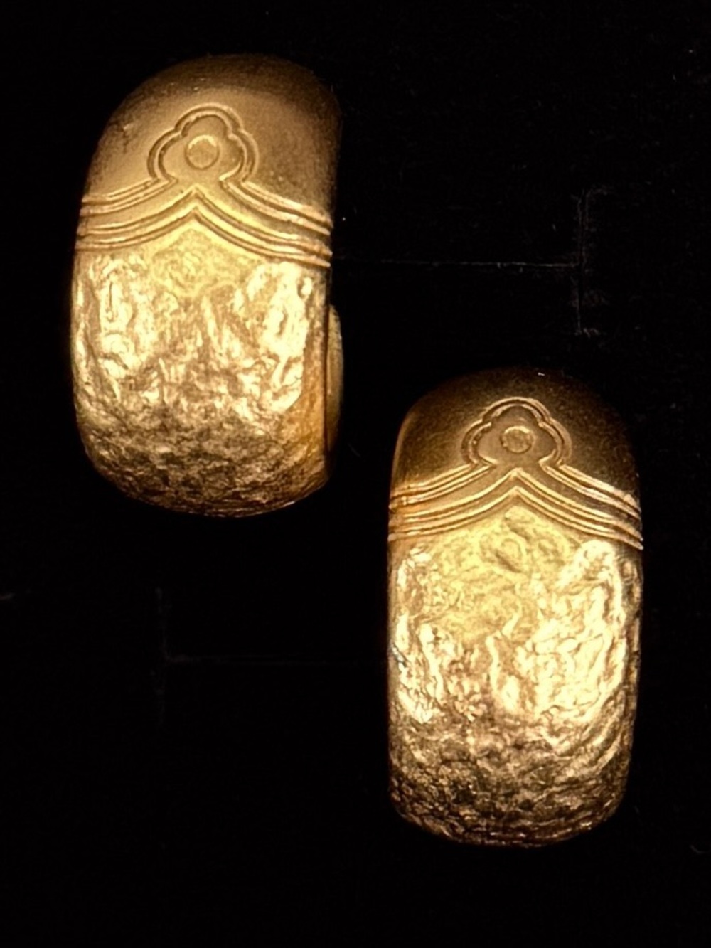 Vintage Liz Claiborne LCI Goldtone Textured Clip On Earrings Signed